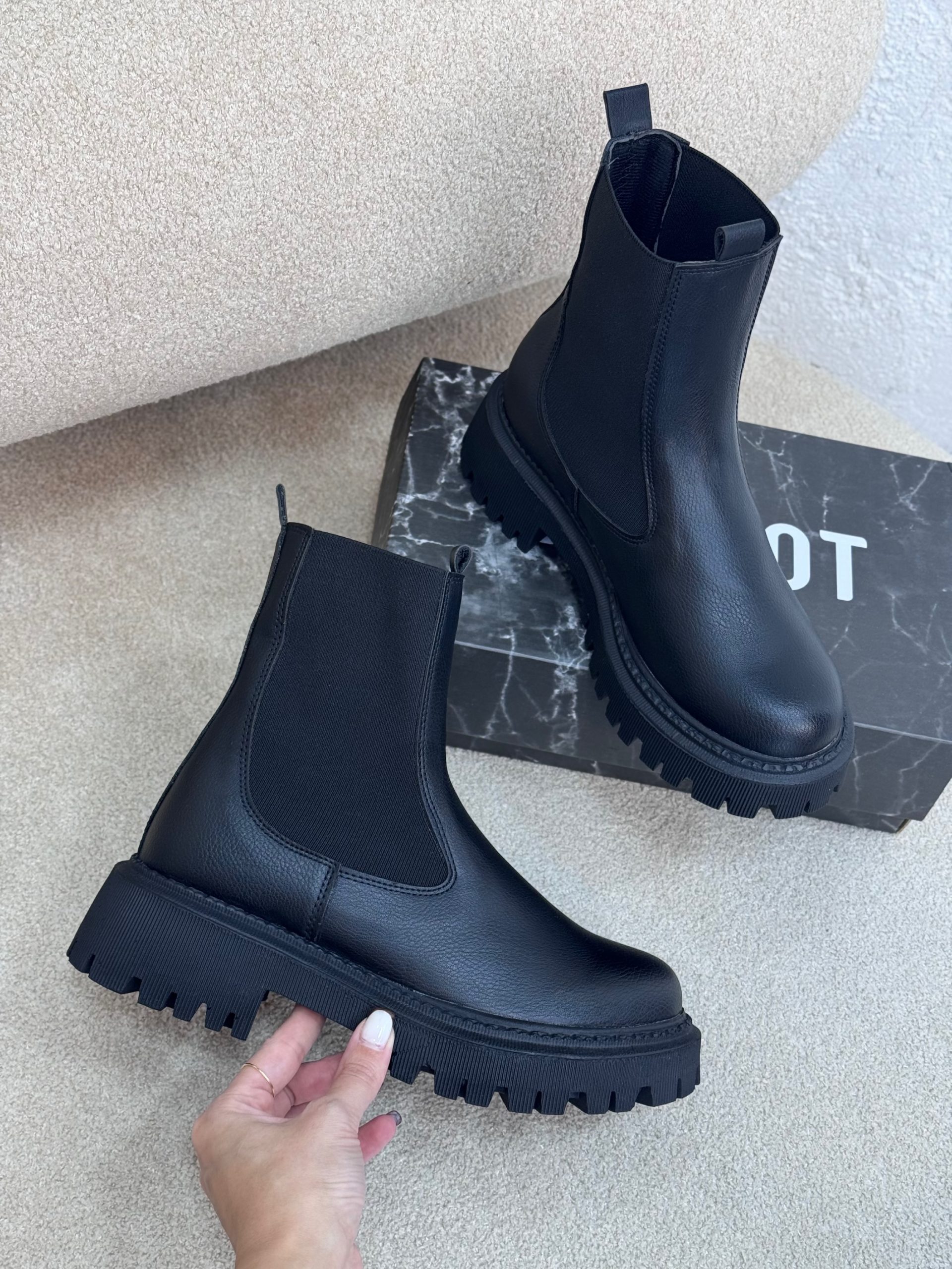 1D9FF3C7-5878-42CA-BCB9-D44CF2D0CE23